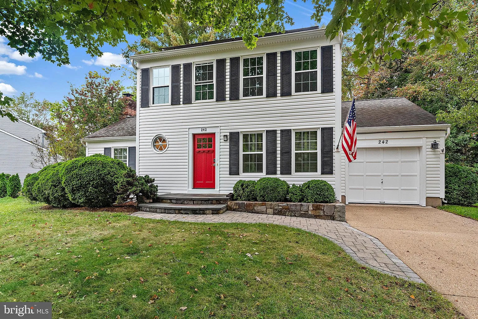 242 Poe Ct photo 1
