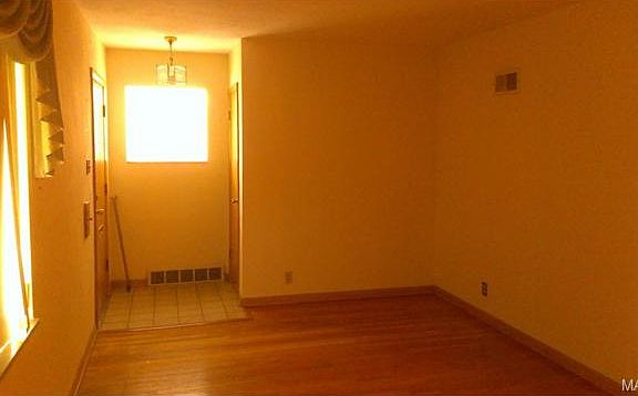 3rd image of 4426 Oleatha Ave