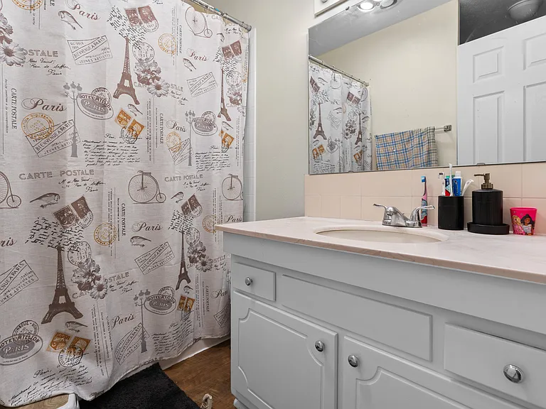 Cedar Crest Apartments — Photo 16