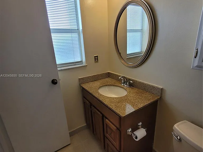 1800 N Lauderdale Ave #1210 — Photo 8