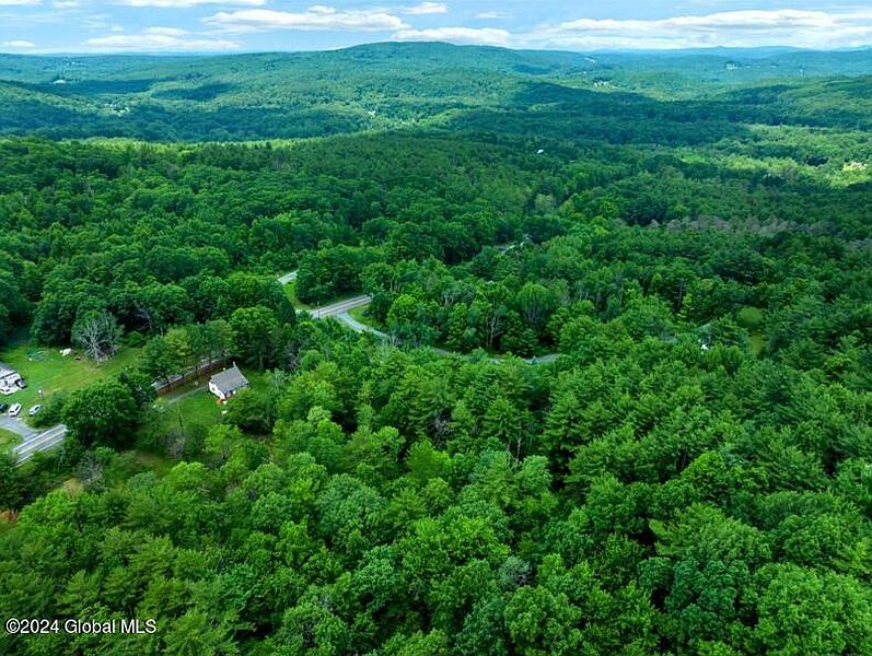 2nd image of 115 Hawthorne Hill Road