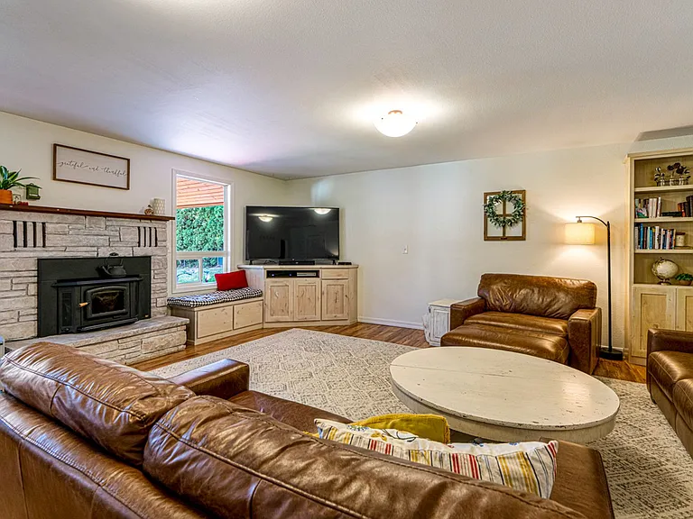 2752 Robinhood Ln NW — Photo 18