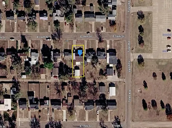 212 E 16th St, Larned, KS 67550