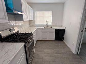 1705 Kenwood - Rent Up