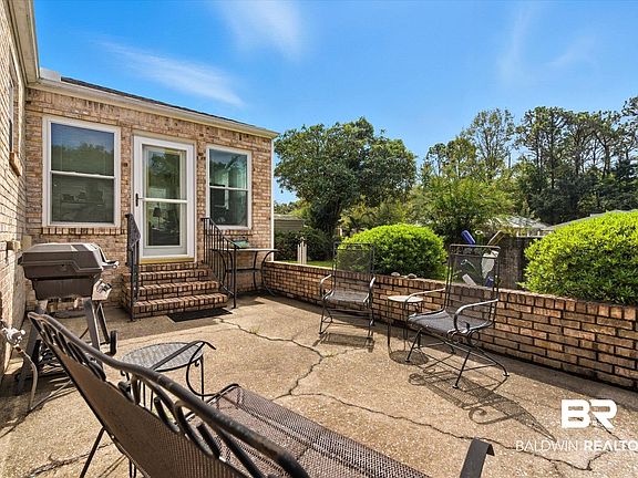 4th image of 7056 Stonebridge Ct
