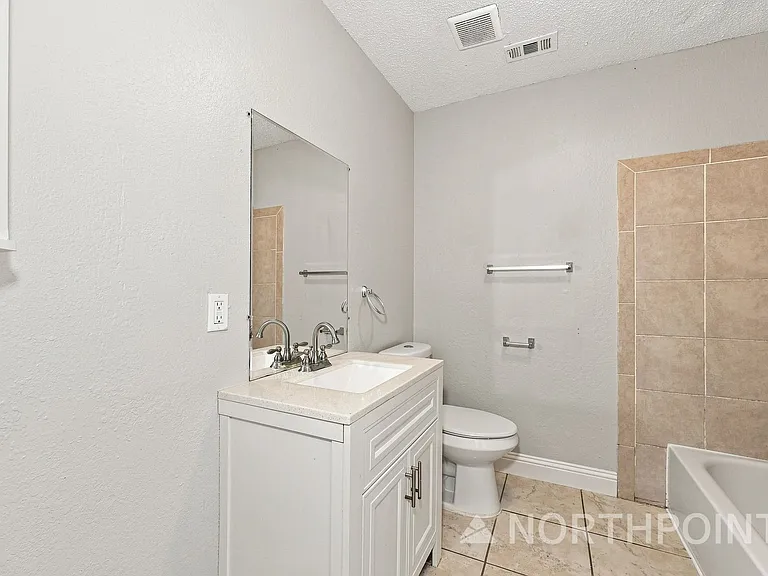 2616 Alamain Dr — Photo 9