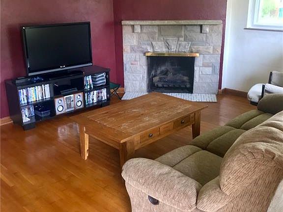 3rd image of 1921 Echo Woods Ct