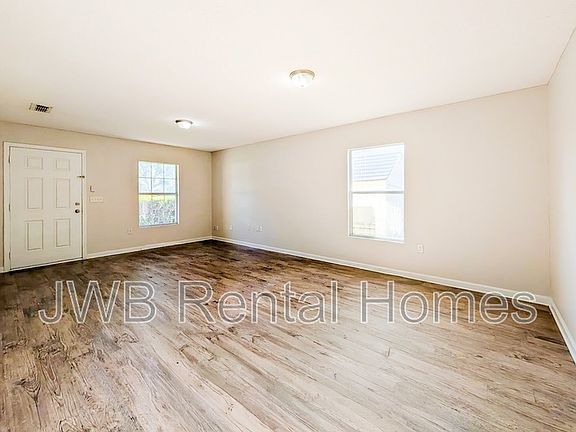3rd image of 8410 Maple St