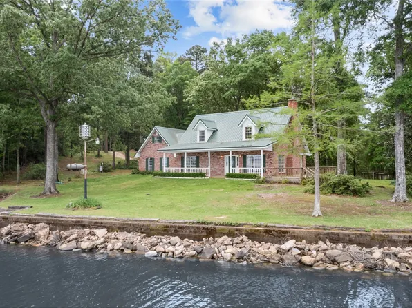 232 Eastwood Dr, Milam, TX 75959