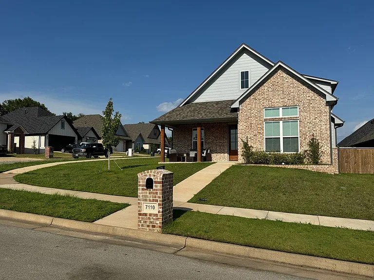 7110 Alexander Dr — Photo 4