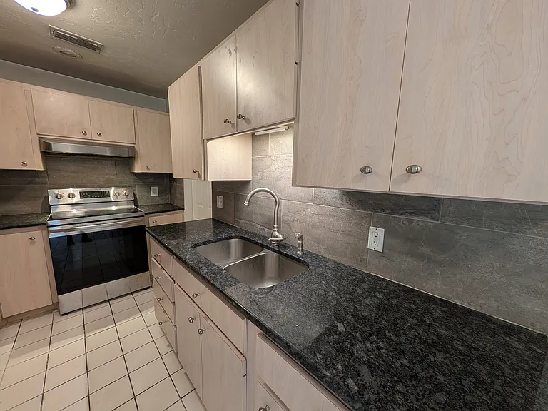 4031 Iola Dr — Photo 10