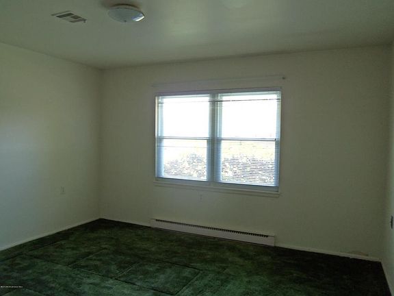 5th image of 340B Canterbury Ct #B