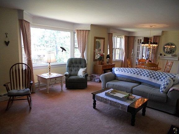 5th image of 709 Locust Hill Dr