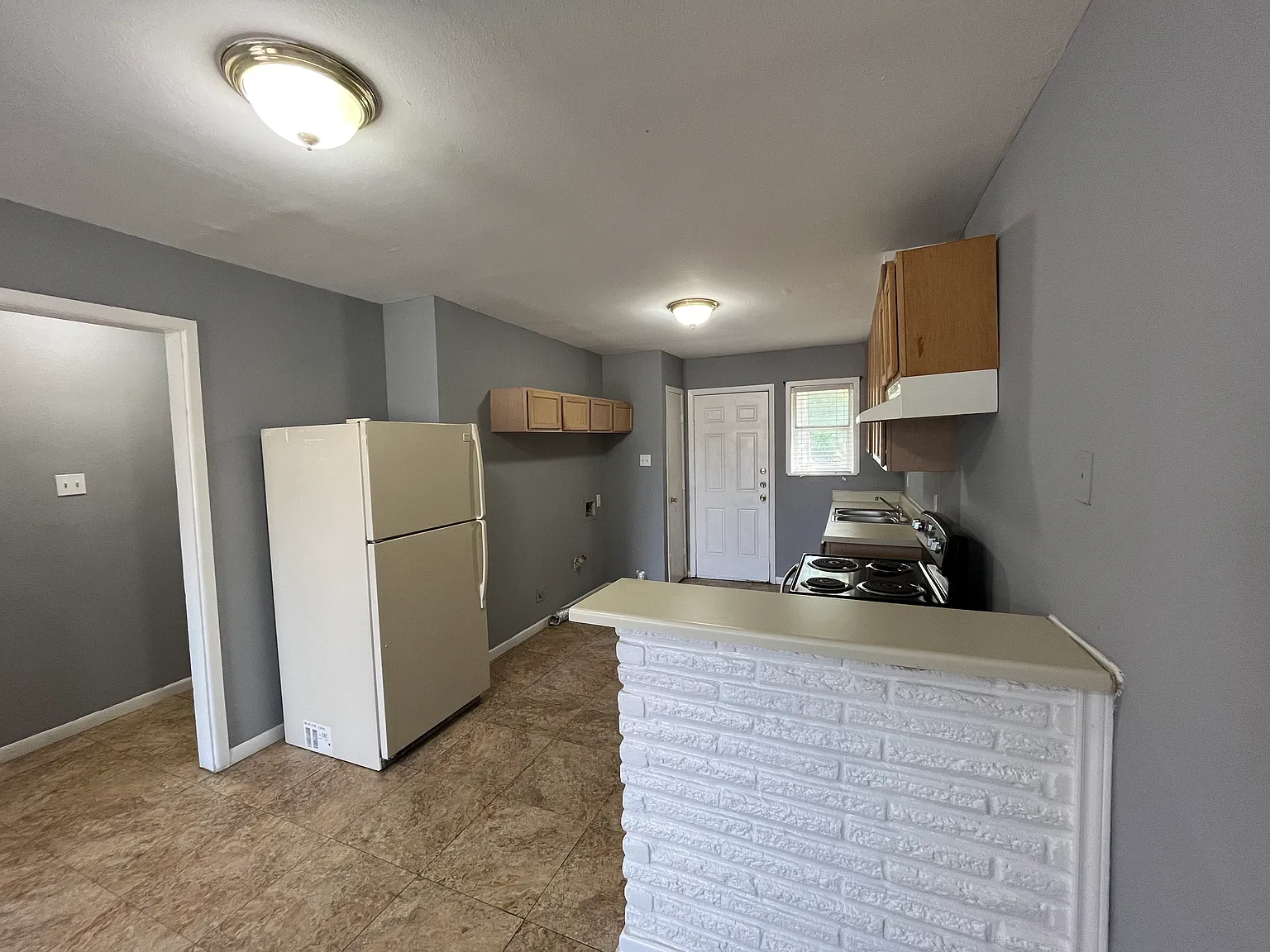 2 bed, 672 sqft, $1,095 — Photo 3