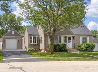 152 Pearl St, Cary, IL