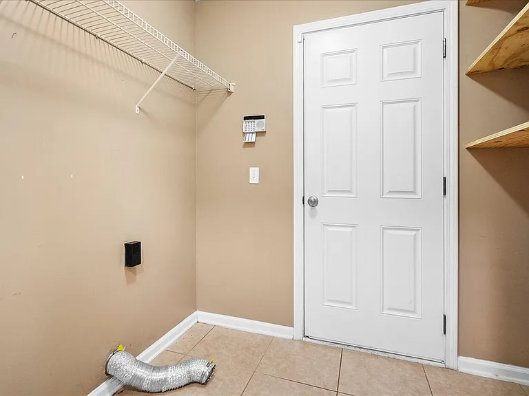 3664 Shrewsbury Dr — Photo 13