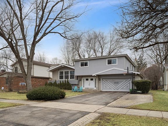 3rd image of 1908 McCraren Rd