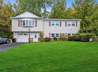 91 Margaret Keahon Dr, Pearl River, NY 10965