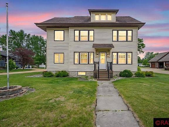 2nd image of 300 Cleveland Ave W