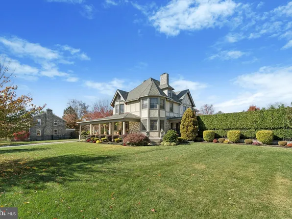 204 E Manoa Rd, Havertown, PA 19083