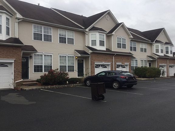 3rd image of 12 Reins Ct #905