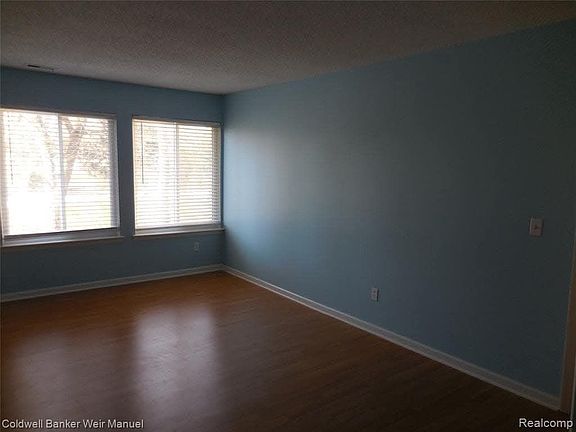 5th image of 27845 Berrywood Ln Unit 63
