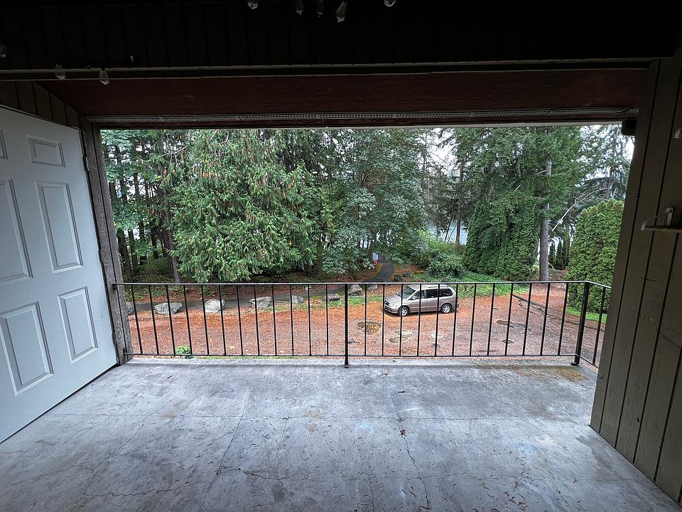 1st image of 1620 NE Pleasant St #202