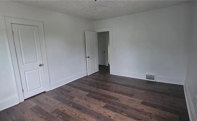804 Work Dr — Photo 10