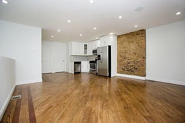 Rented by Space Marketing Shop