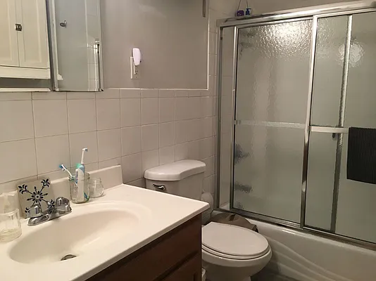 Rented by Vespa Properties Group | media 12