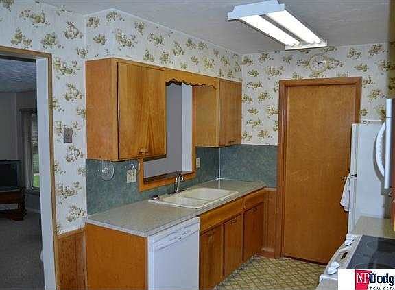 4th image of 3342 S 126th Ave