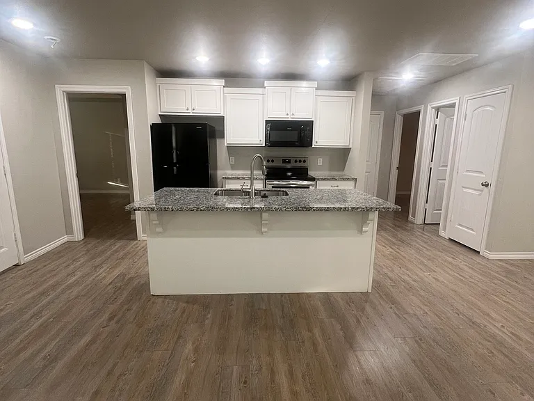 2632 Hickory Ave — Photo 6