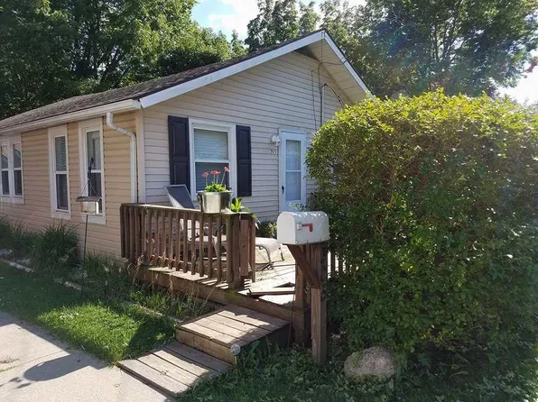 305 E Willow St, Normal, IL 61761
