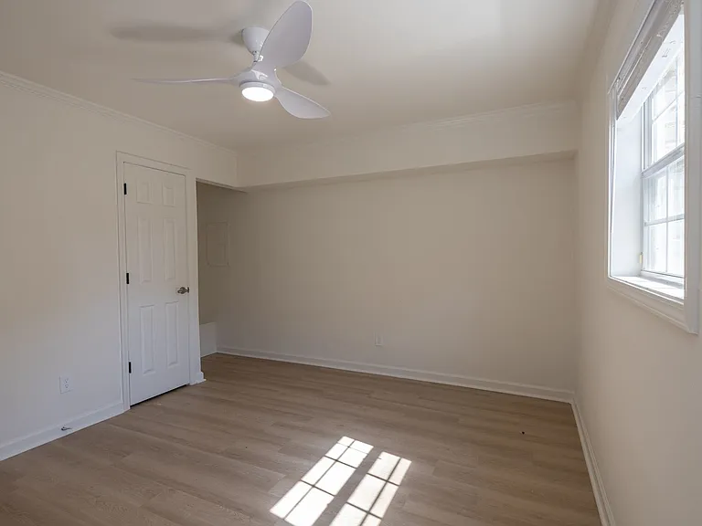 1100 Park Ln #202 — Photo 14