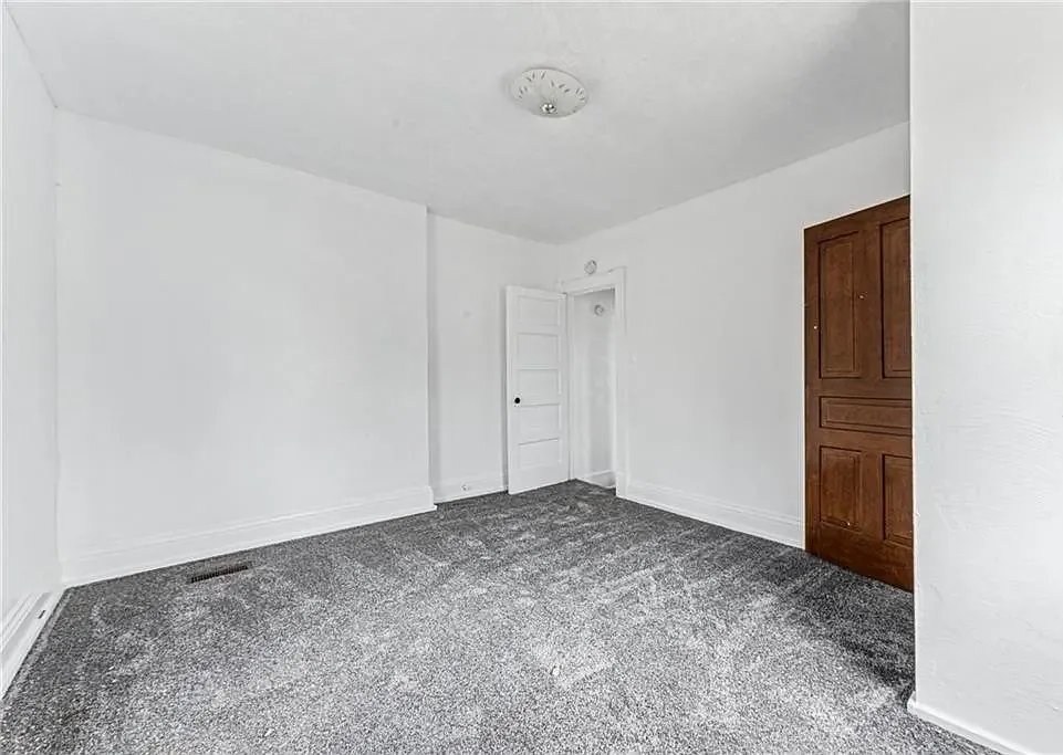 2 bed, 1050 sqft, $800 — Photo 3