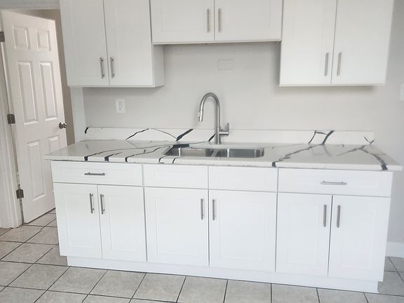 2nd image of 2326 S Homan Ave #2