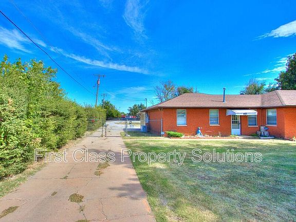 3rd image of 2316 N Minnie Ln