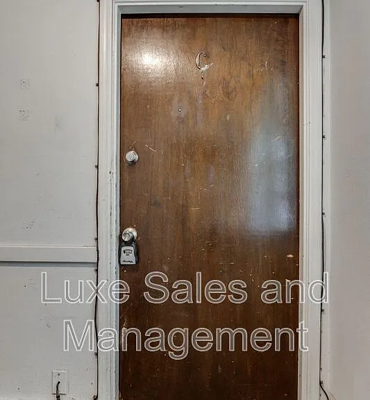 6026 Nw Expy #C — Photo 3