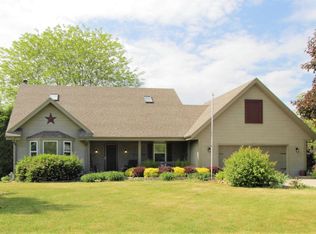 S67W14968 Koso Dr, Muskego, WI 53150