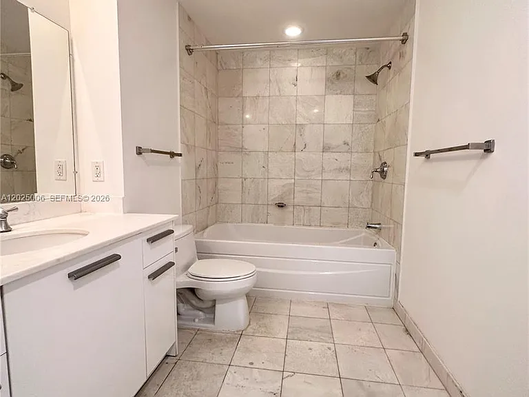 1060 Brickell Ave #2515 — Photo 12