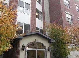 38 Knightsbridge Rd APT 1H, Great Neck, NY 11021