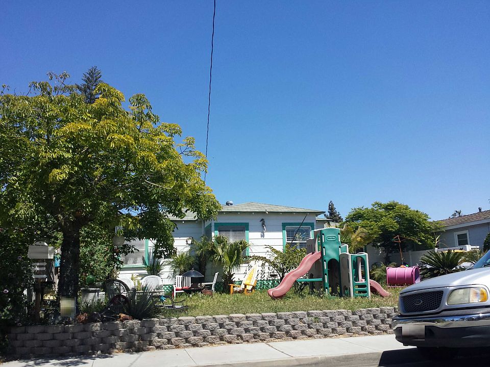 1st image of 709 1st Ave