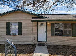 610 Sanches Ave, Pleasanton, TX 78064
