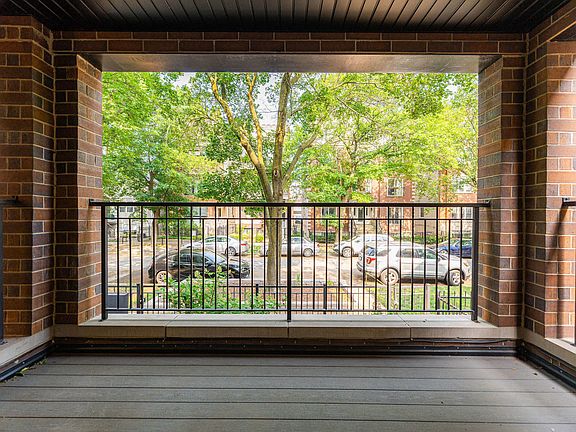 4th image of 2722 N Wayne Ave #1