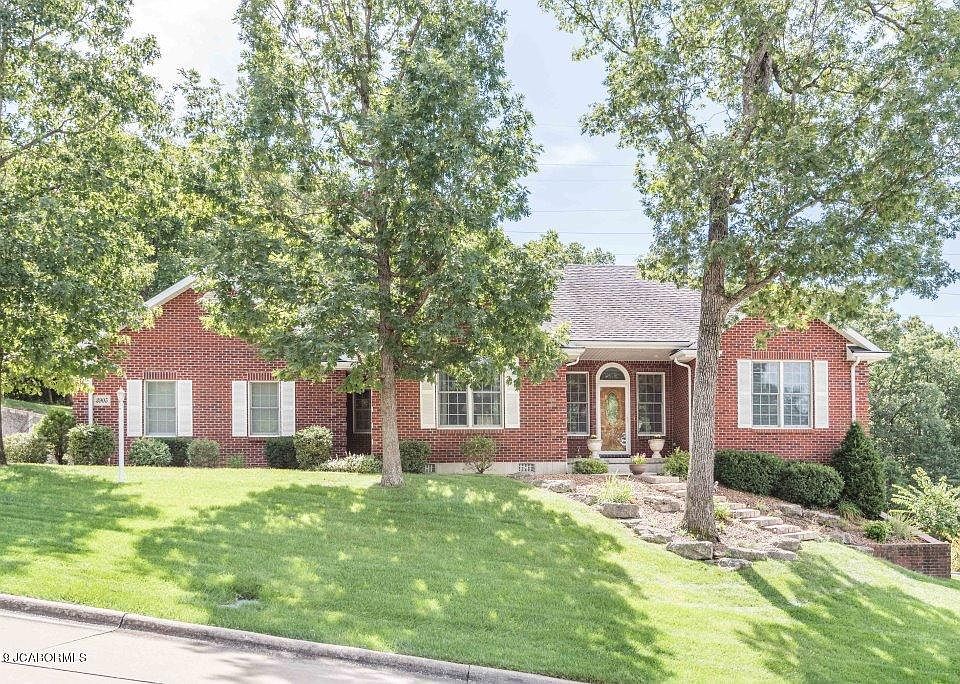 1st image of 3905 Carmel Dr