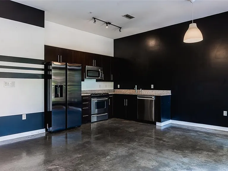 333 Nelson St SW #201 — Photo 3