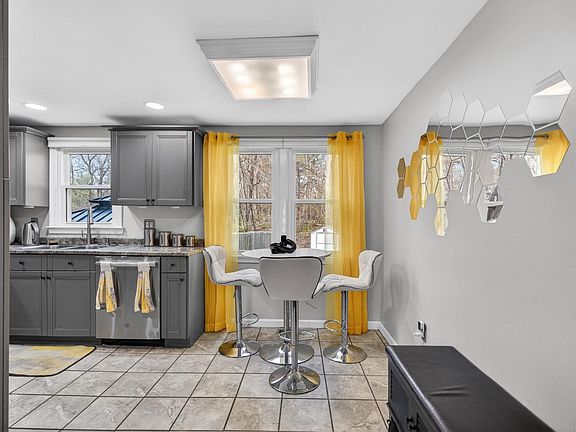 5th image of 23 Juniper Road #R