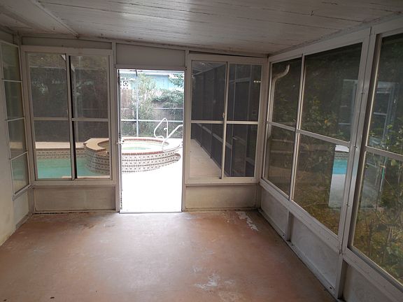 4th image of 1741 Brentwood Dr