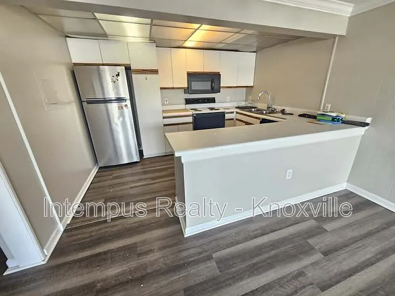 2749 Sullins St #304 — Photo 11