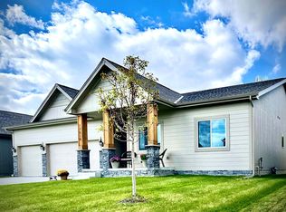 17818 Tibbles St, Omaha, NE 68116